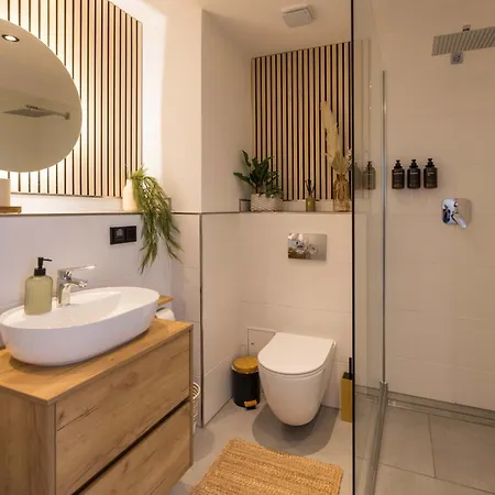 Essenzapartment Hof, 24h Checkin, Parkplatz, Wlan300mbit Hof (Bavaria)