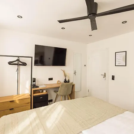 Essenzapartment Hof, Smart-Checkin, Parkplatz, Wlan600Mbit Hof (Bavaria)